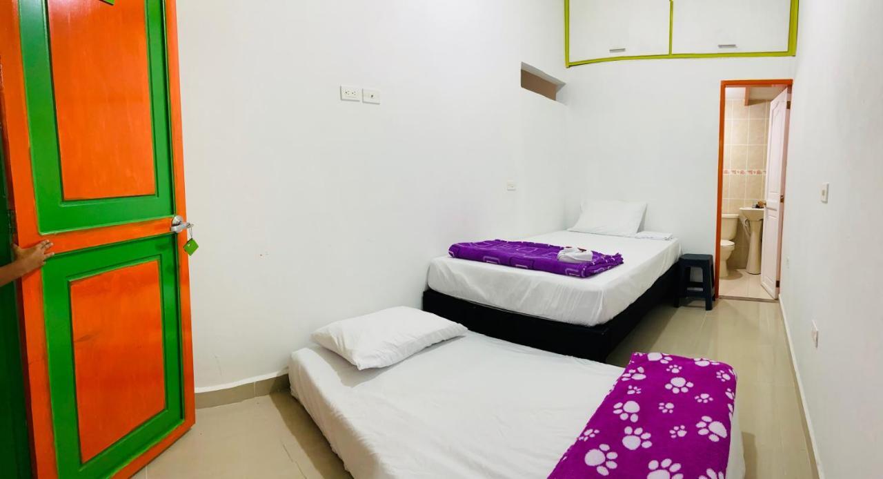 Casa Hostal Las Palmeras Guatape Luaran gambar