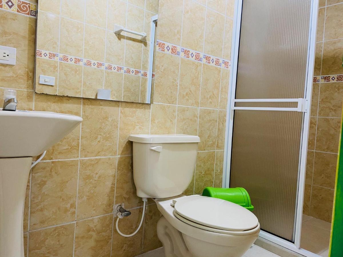 Casa Hostal Las Palmeras Guatape Luaran gambar