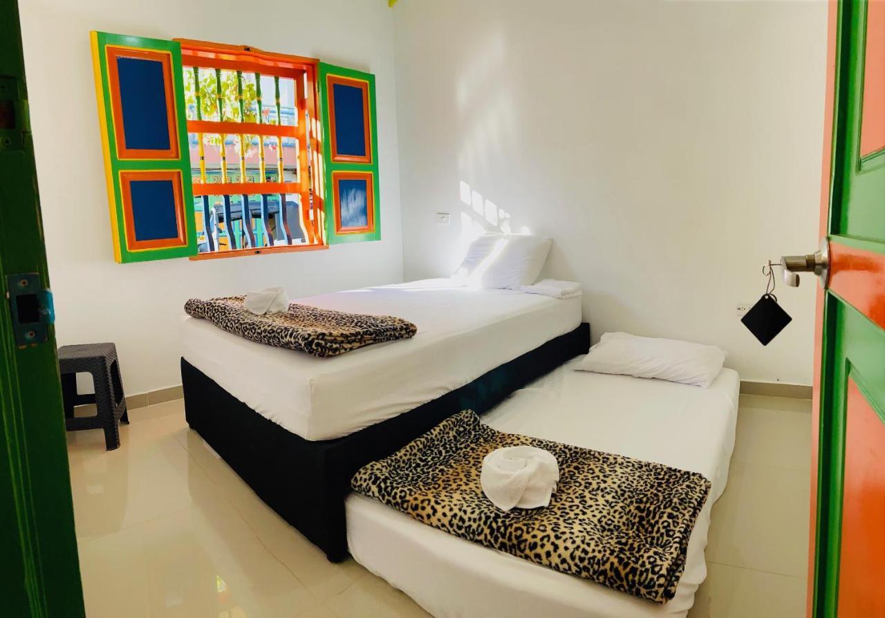 Casa Hostal Las Palmeras Guatape Luaran gambar