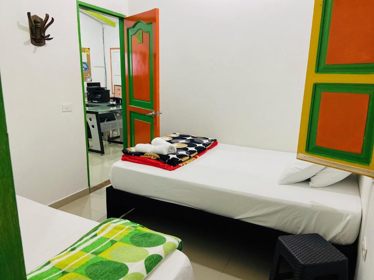Casa Hostal Las Palmeras Guatape Luaran gambar