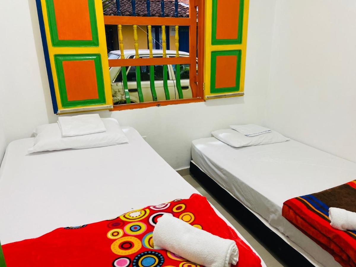 Casa Hostal Las Palmeras Guatape Luaran gambar