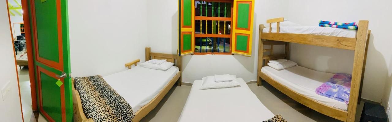 Casa Hostal Las Palmeras Guatape Luaran gambar