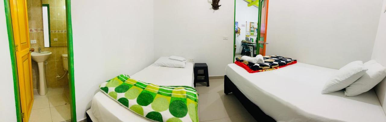 Casa Hostal Las Palmeras Guatape Luaran gambar