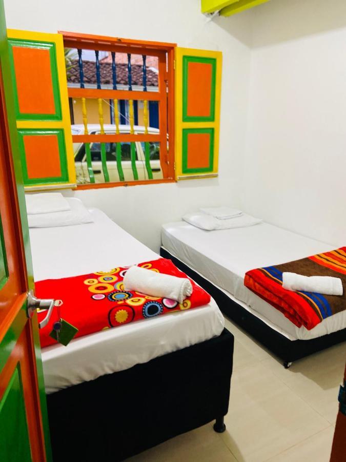 Casa Hostal Las Palmeras Guatape Luaran gambar