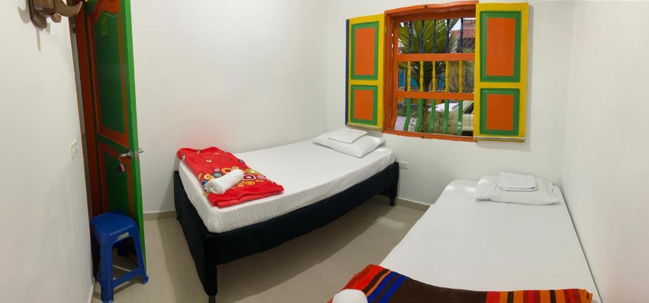 Casa Hostal Las Palmeras Guatape Luaran gambar